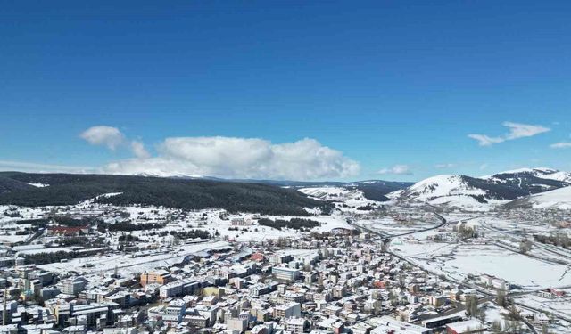 Kars ve Sarıkamış beyaza büründü: Doğu'nun masalsı kış manzarası havadan görüntülendi