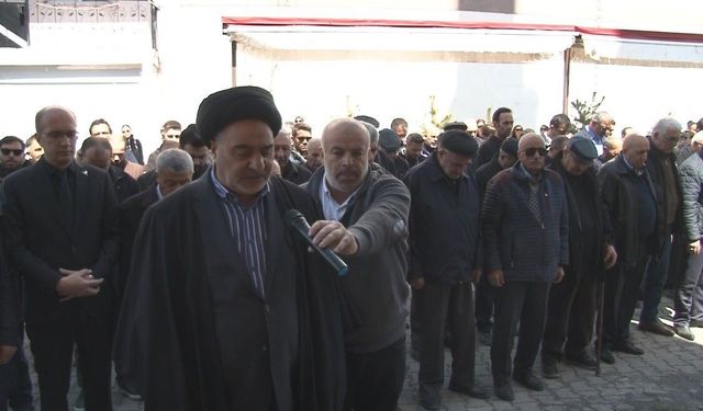 Kars'ta Kahramanmaraş'taki okul saldırısının acısı paylaşıldı: Gıyabi cenaze namazı ve anlamlı yürüyüş