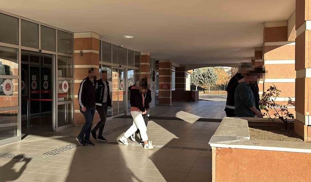 Kastamonu'da uyuşturucu operasyonlarında gözaltına alınan 3 şüpheli tutuklandı