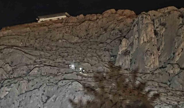 Kayalıklardan atlayan cezaevi firarisi kurtarıldı