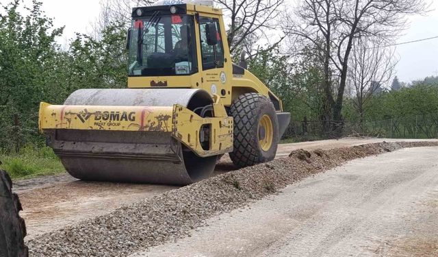 Kaynaşlı'da grup yolu yenileniyor