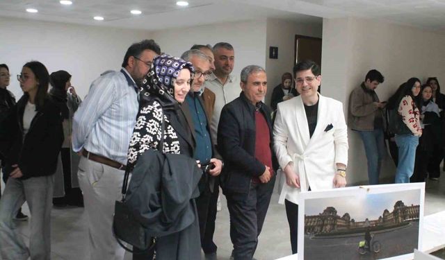 'Kent Düşleri' sergisi sanatseverlerle buluştu