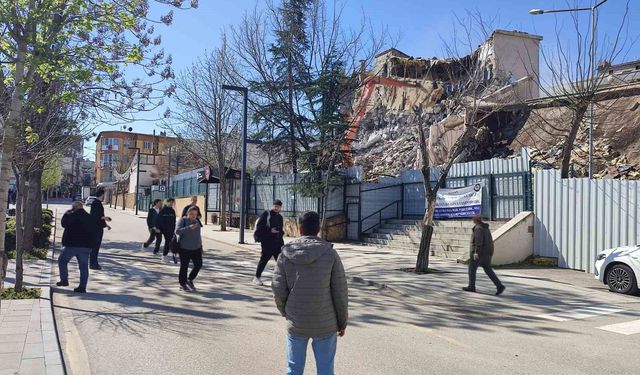 Keşan'da tehlikeli yıkıma 160 bin TL ceza kesildi