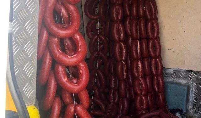 Kırşehir'de 96 kilo kaçak sucuk ele geçirildi