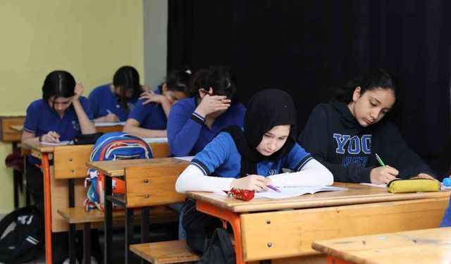 Körfez'de 4 bin 777 öğrenciye ücretsiz deneme sınavı desteği