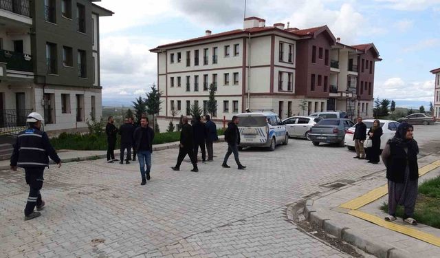 Malatya'da ev yangınında 3 kişi dumandan etkilendi