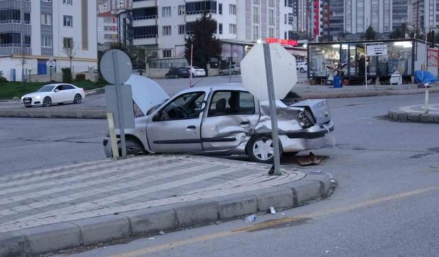 Malatya'da iki araç çarpıştı: 4 yaralı