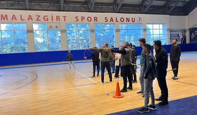 Malazgirt'te spor şenlikleri başladı