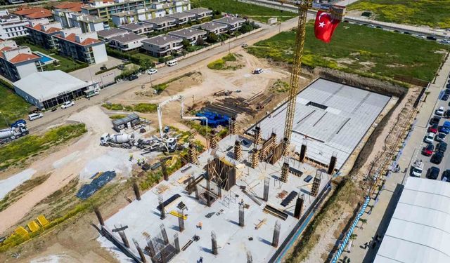 Manisa'da iş dünyasının yeni prestij merkezi Work&Life için ilk kazma vuruldu