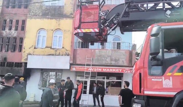 Mardin'de müstakil evde çıkan yangında 4 kişi dumandan etkilendi