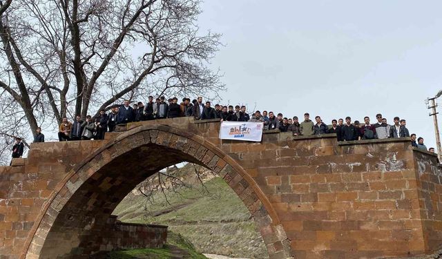 'Maziden Atiye Ahlat' programı gençleri tarihle buluşturuyor