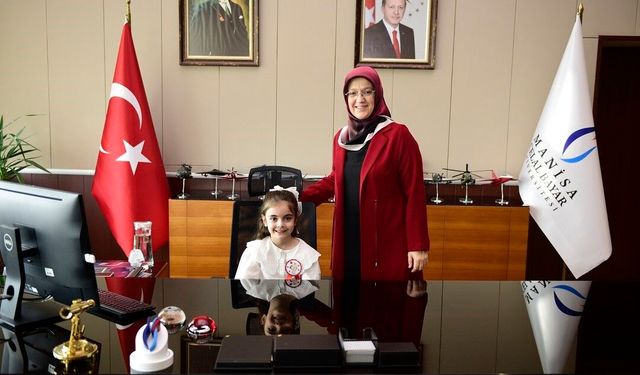 MCBÜ Rektörlüğünde 23 Nisan coşkusu