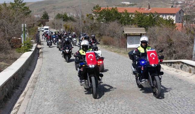 Motosiklet tutkunları Çamlık Milli Parkı'nda buluştu