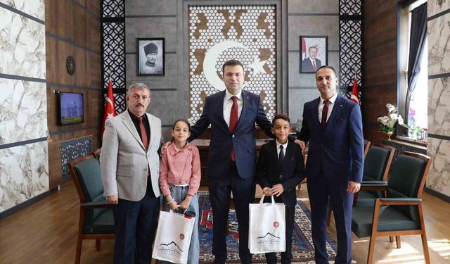 Niğde Valisi Akmeşe, koltuğunu Yusuf İncesu'ya emanet etti