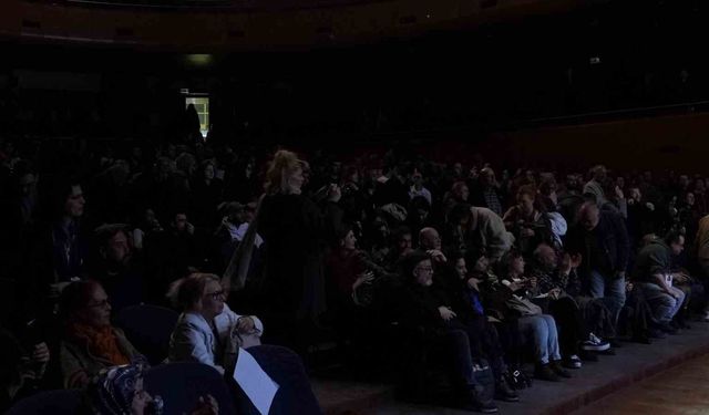 Ödüllü oyun Bursa'daki festivalde sahnelendi