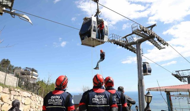 Ordu'da teleferik hattında kurtarma tatbikatı