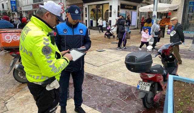 Ordu'da trafiğe kapalı caddede motosiklet kullanan 261 sürücüye 364 bin lira ceza