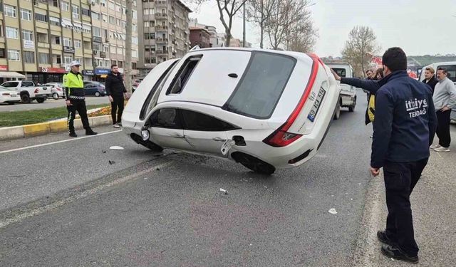 Otomobiller çarpıştı: 1 yaralı