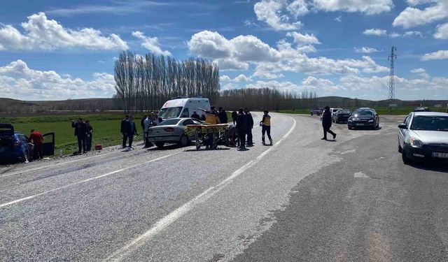 Otomobiller çarpıştı 4 kişi yaralandı