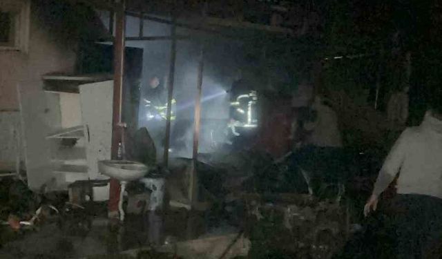 Patlayan kömür kazanı ve tüp villayı küle çeviriyordu