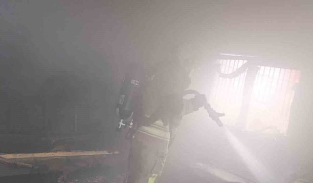 Reyhanlı'da yanan ev kullanılmaz hale geldi