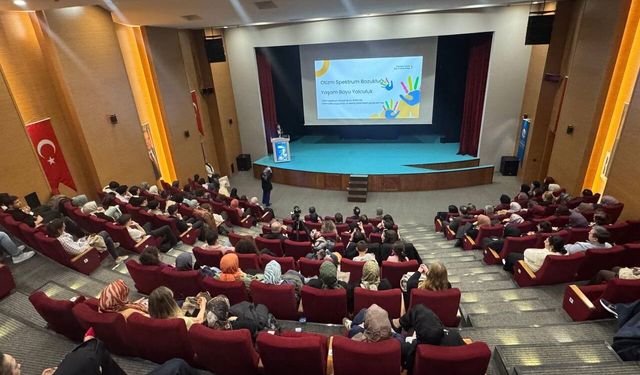 Sakarya'da 'Otizmi Anlamak' paneli düzenlendi