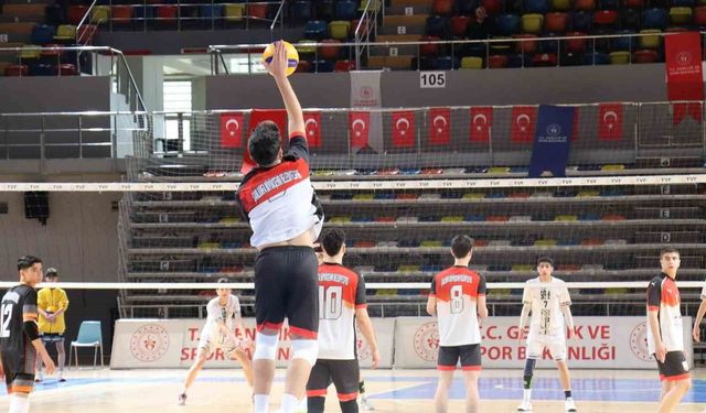 Şanlıurfa Büyükşehir Belediyesi genç erkekler voleybol takımından filede ikinci galibiyet