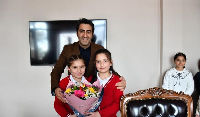 Sarıkamışlı öğrencilerden 'Oyuncu Beyinler' turnuvasında gururlandıran başarı