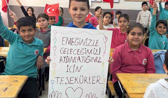 Siirt'te öğrencilerden öğretmenlere sıcak karşılama