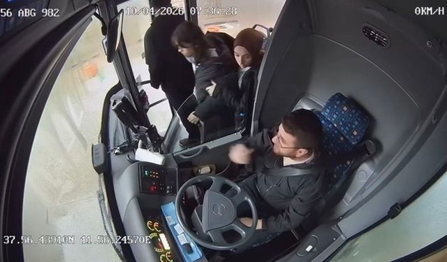 Siirt'te otobüste fenalaşan genç kız hastaneye yetiştirildi