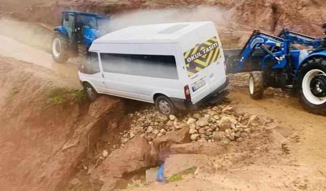 Siirt'te şiddetli yağış hayatı olumsuz etkiledi