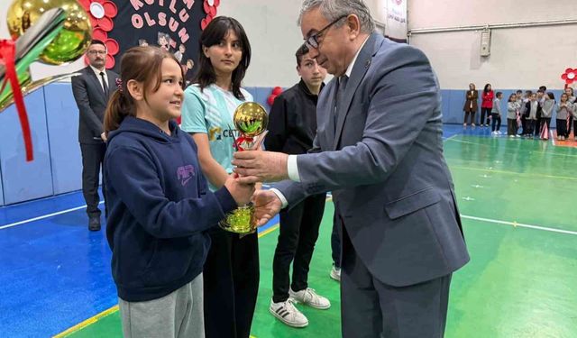 Şuhut'ta 23 Nisan coşkuyla kutlandı