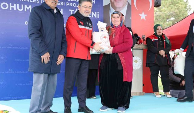 Tarım ve Orman Bakanı Yumaklı: '117 ülkeye memleketin tohumlar ihraç edildi, İsrail'den tohum ithalatı söz konusu değildir'