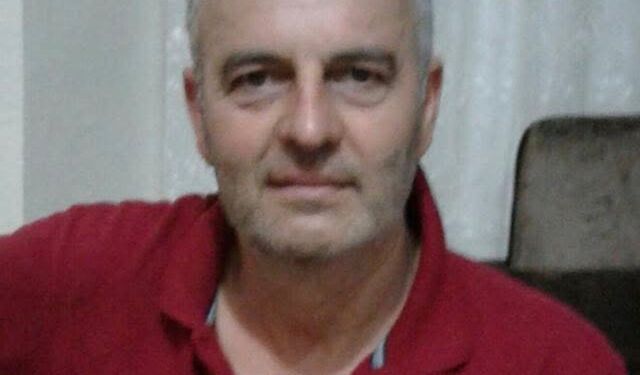 Tarlada çalışırken devrilen traktörün altında kalan adam hayatını kaybetti