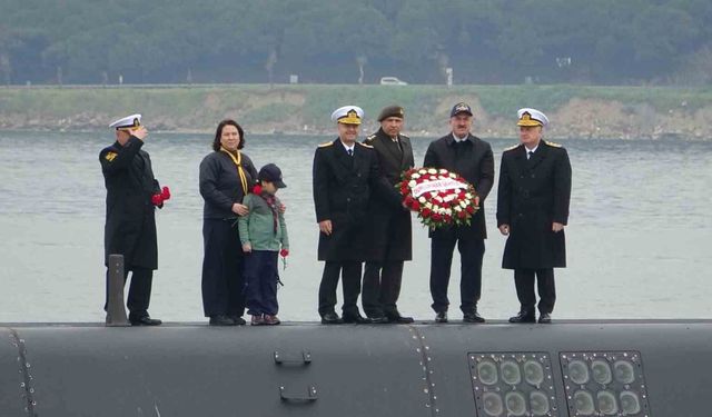 'TCG Dumlupınar' denizaltısında şehit olan 81 denizci için anma töreni düzenlendi