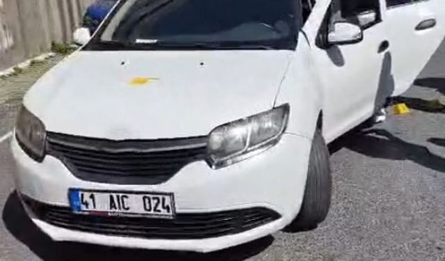 Teröristlerin kiraladığı otomobil polis ekipleri tarafından inceleniyor