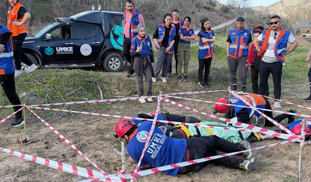 Tunceli'de 21 sağlık personeli UMKE eğitimini tamamladı