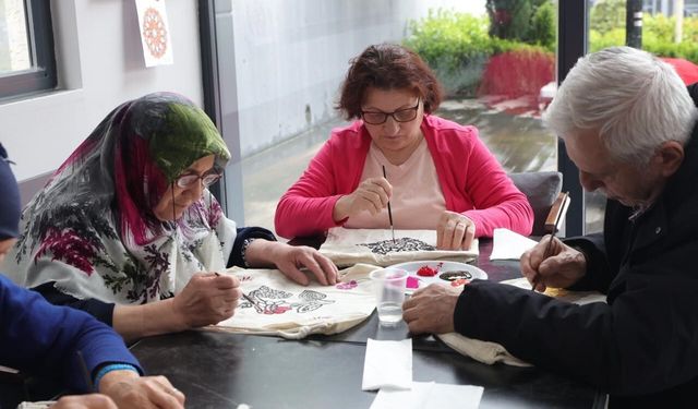 Ümraniye'de Litvanya'dan gelen katılımcılardan Aktif Yaşam Merkezi'ne ziyaret