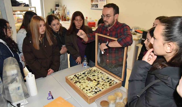 Üniversite adayı öğrenciler Düzce Üniversitesi'ni inceledi