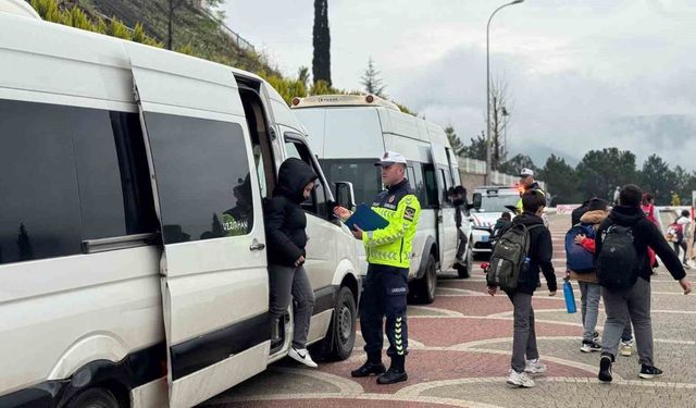 Üzerinde 'Okul Taşıtı' yazısı olmayan servis aracına 2 bin 719 TL ceza