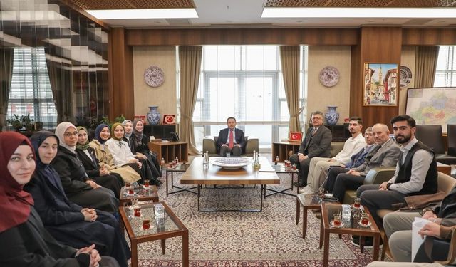 Vali Musa Işın, üniversiteli gençleri ağırladı
