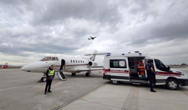 Van'da 2 günlük bebek için ambulans uçak havalandı
