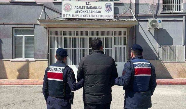 Yaklaşık 22 yıl hapis cezasıyla aranan şahsı jandarma yakaladı