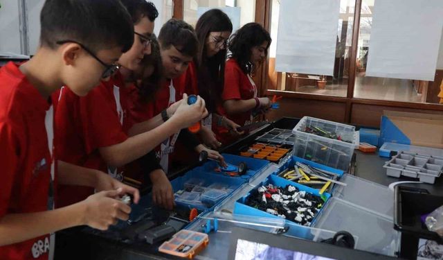 Yalovalı öğrenciler kısıtlı imkanlarla dünya devlerine meydan okuyor