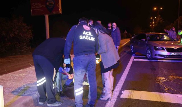 Yardım için durdular, kendilerine küfür edilince alkollü sürücüyü ve arkadaşını darp ettiler