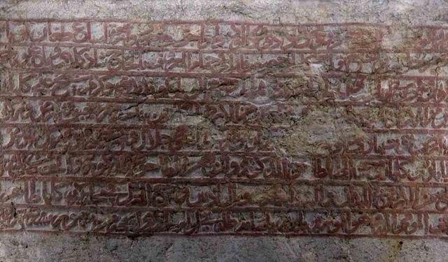 Yazboz tahtasına dönmüştü, restore edilen 600 yıllık kaya kitabenin dünyada tek olduğu ortaya çıktı
