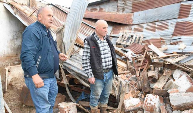 Yozgat'ta ahır çöktü, hayvanlar AFAD'ın yardımıyla kurtarıldı