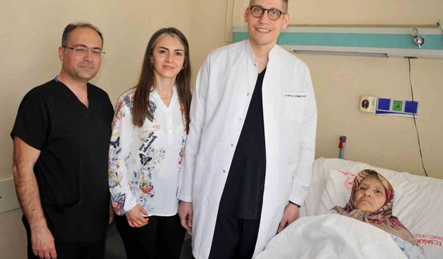 Yumurtalık kanseri teşhisi konulan hasta 12 günde sağlığına kavuştu