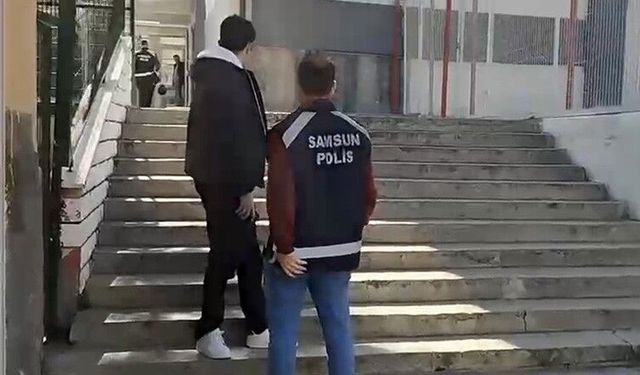 Zamanla yarışan polis kimliğini kaybeden öğrenciyi sınava yetiştirdi