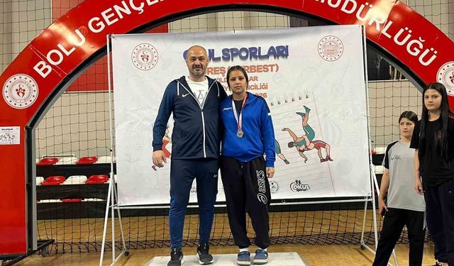 Afyonkarahisarlı güreşçi Türkiye ikincisi oldu